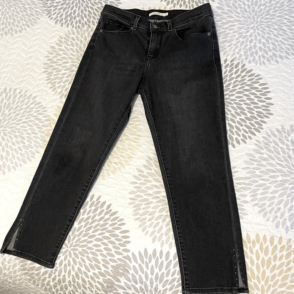 Levi’s Capri Studded Jeans